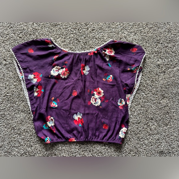 American eagle. Women’s shirt size small. - Picture 4 of 6